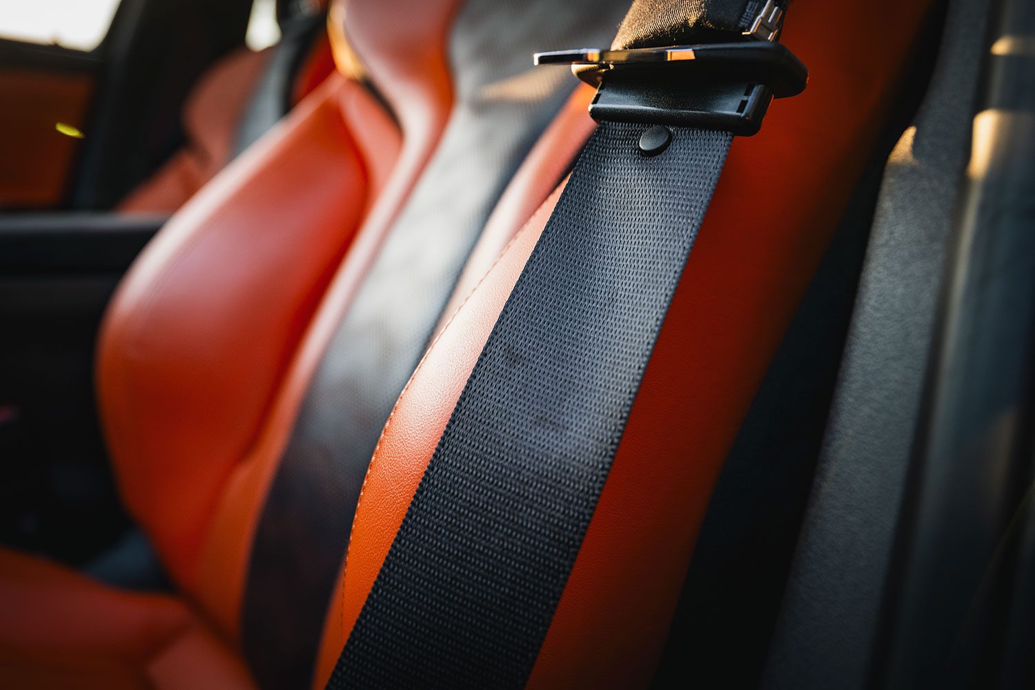M3 seat belts